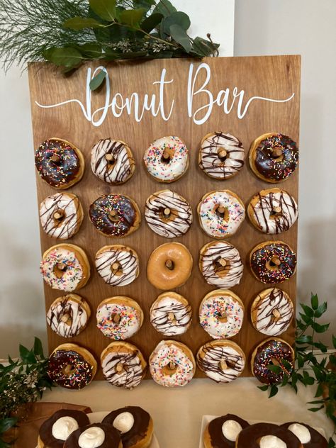 My husband made this donut holder for a mother~ son event I hosted! It was a hit!😊🍩🍩🍩 Donut Holder Diy, Wooden Donut Stand, Donut Bar Birthday, Donut Display Ideas, Donut Holder Stand, Donut Stand Display, Burger Buffet, Donut Rack, Donut Station