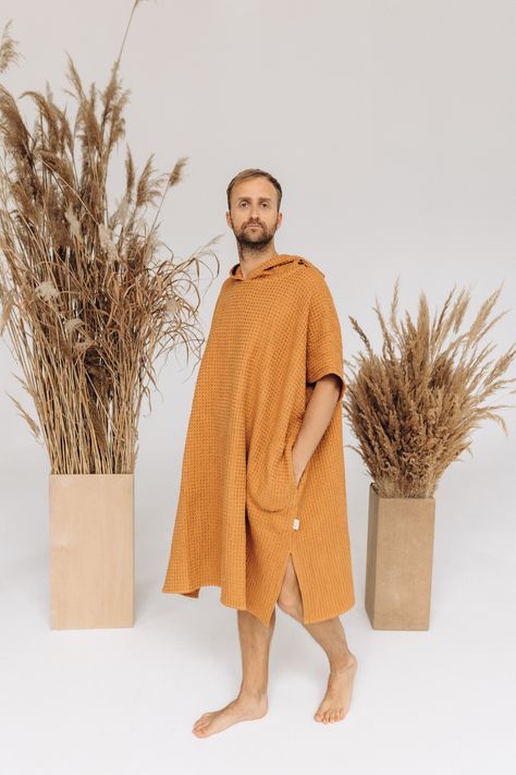 Linen Poncho, Poncho Towel, Beach Poncho, Loungewear Outfits, Family Weekend, Hooded Poncho, Men's Wear, Summer Adventures, Knit Outfit