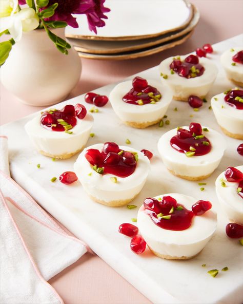 Yogurt Cheesecake Bites with Vanilla Pomegranate Sauce Pomegranate Tart, Roasted Smashed Potatoes, Yogurt Cheesecake, Pom Wonderful, Pomegranate Sauce, Pomegranate Recipes, Crispy Smashed Potatoes, Unflavored Gelatin, Lemon Filling