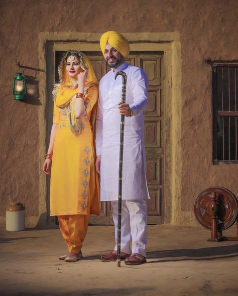 Marriage Suits, Punjabi Wedding Suit, Sikh Wedding Photography, Punjabi Wedding Couple, Pre Wedding Photoshoot Props, Mumbai Wedding, Groom Photoshoot, Indian Wedding Photography Couples, Groom Photography