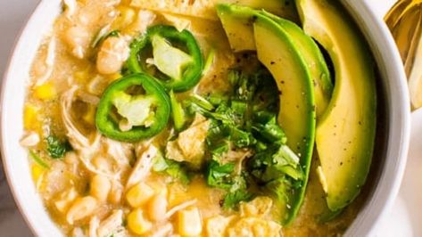 White Chicken Chili Crock Pot, Healthy White Chicken Chili, White Chicken Chili Soup, Chicken Chili Soup, Chili Healthy, White Chicken Chili Healthy, White Chicken Chili Recipe, Chicken Chili Crockpot, Healthy Chili