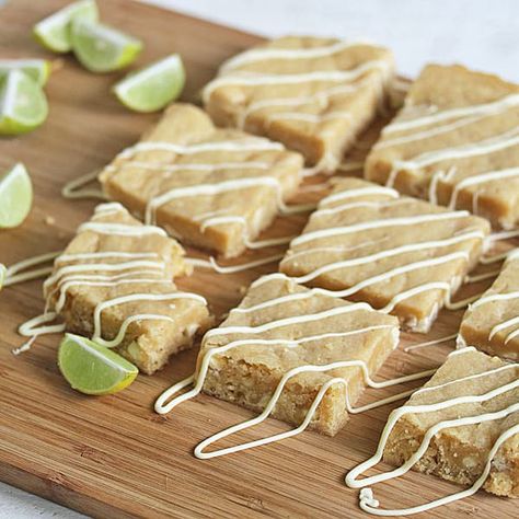 Key Lime Blondies | sweetpeasandsaffron Lime Blondies, Lime Cheesecake Bars, Blondies Recipes, Sweet Peas And Saffron, Chocolate Blondies, Bar Desserts, White Chocolate Blondies, Lime Cream, Sweet Bites