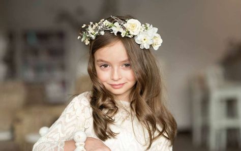 48 Simply Stunning First Communion Hairstyles for Girls Fresh Flower Crown, Communion Hair, First Communion Hairstyles, Half Wreath, Communion Headpiece, Communion Hairstyles, Artificial Bridal Bouquets, First Communion Party, Bridal Roses