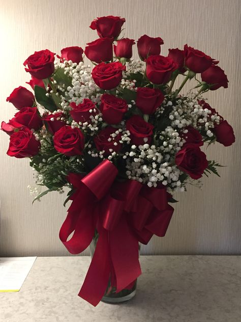 44 beautiful roses  from my loving husband on our anniversary. Happy Anniversary Flowers Bouquets, Red Roses Vase, Bobcat Goldthwait, Husbands Birthday, Love Rose Flower, Arte Aesthetic, Rose Day, Roses Art, Loving Husband