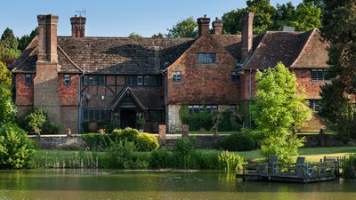 Woodmancote Place, vic. Henfield, West Sussex. Late medieval and early 17thC. Photo.: Strutt & Parker Edward Seymour, Tudor Manor, English Architecture, English Manor Houses, Old Manor, English Tudor, English Manor, Tudor Style, Great House