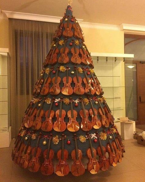 Classical Music Daily on Instagram: “Musicians Tree 🌲😜👉🏻 @classicalmusic.daily . . . #classicalmusicdaily #classicalmusic #classicalmusician #classicalmusicians #trombone…” Mom Box, Vintage Academia, Gift Drawing, Christmas Parade, Call Art, Holiday Christmas Tree, Difficult Times, Music Themed, Christmas Tree With Gifts