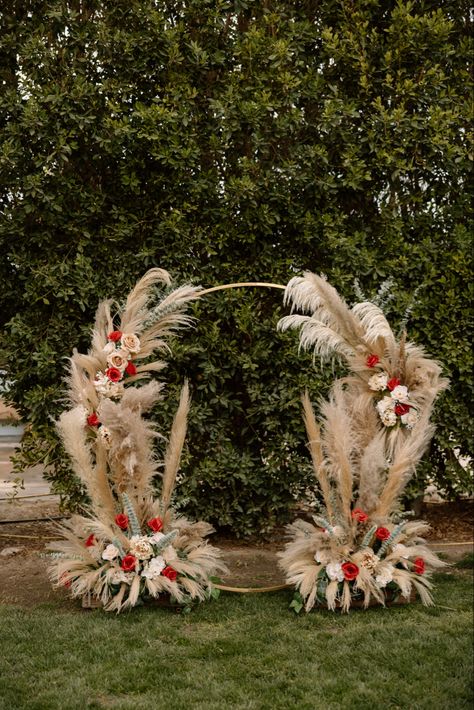 Red Boho Wedding Decor, Red Boho Wedding, Fall Flower Wedding Bouquets, Country Western Wedding, Western Glam, Wedding Appetizers, Tan Wedding, Wedding Ready, Red Rose Wedding