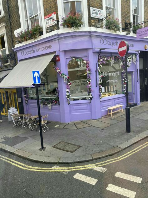 Purple Bakery Aesthetic, Purple Store Design, Purple Coffee Aesthetic, Purple Cafe Aesthetic, Purple Coffee Shop, London Cafe Aesthetic, Cafeterias Aesthetic, Purple Bakery, Purple Restaurant