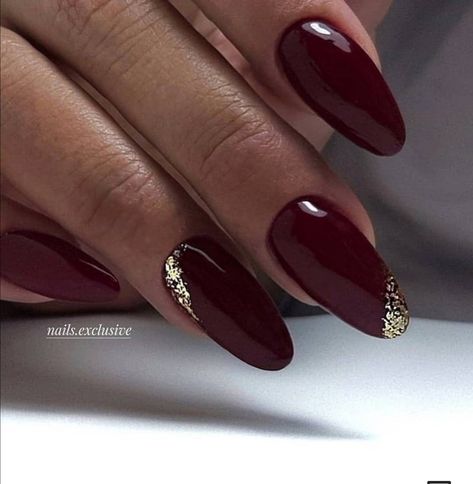 Wine Red Wedding Nails, Wine Wedding Nails, Burgundy Nails Wedding, Wine Red And Gold Nails, Wine Color Nails Designs Burgundy, Garnet Nails Designs, Dark Red Nails With Design Burgundy, Red Acrylic Almond Nails, Nails Bordeaux Gel