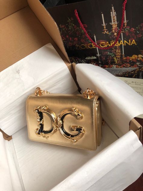 Gold Designer Bag, Dolce And Gabbana Bag, Dg Bag, Luxurious Bags, Victoria Secret Outfits, Nice Boy, Happy Fashion, Fashion Lady, Dior Shoes