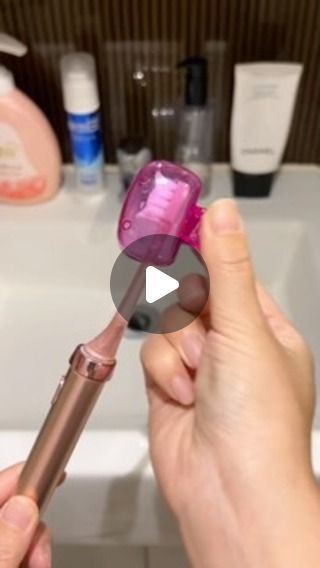 Nexetool on Instagram: "Keep your toothbrush clean and fresh anywhere you go! Perfect for home, travel, or school. 

#toothbrushprotector #travelessentials #bathroomhacks #portablehygiene #travelsmart" Bathroom Hacks, Day In The Life, June 22, Travel Essentials, Brushing Teeth, Makeup, Travel, On Instagram, Instagram