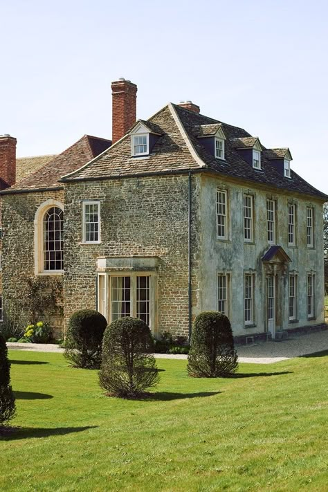 English Manor Houses, Georgian Architecture, Casa Country, English Manor, Georgian Homes, English Country House, Old Stone, Stone House, English Countryside