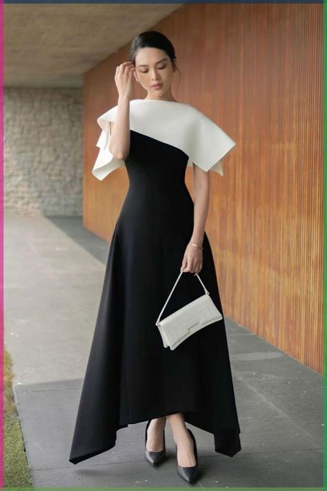 Classic Black And White Outfits, Elegant Dresses Classy Rich Black, Classic Dress Vintage Classy, Symphony Outfit Orchestra, Dress 2024 Trend, Classy And Elegant Outfits, Black And White Dress Classy, Black Vintage Dress, Black Dresses Classy