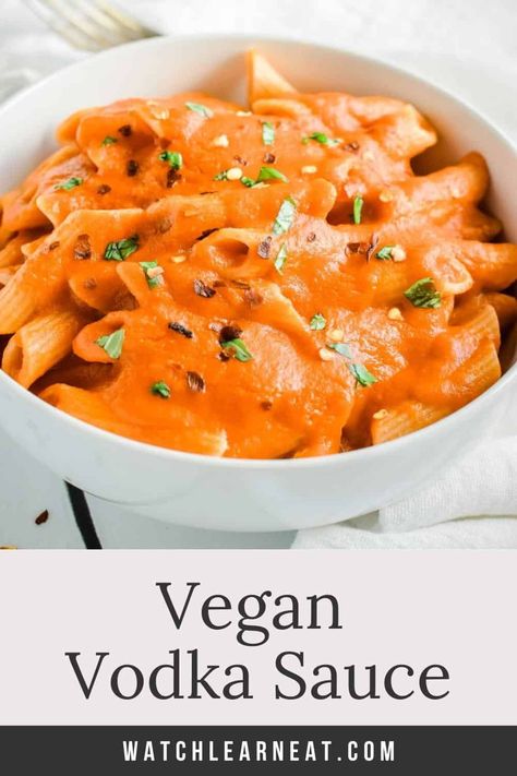 This homemade vegan vodka sauce is absolutely divine. It's a creamy tomato sauce that is perfect for lathering all over your favorite gluten-free pasta (or any type of pasta) to create a rich, filling, and incredible dinner recipe in about an hour. Vegan Vodka Sauce, Type Of Pasta, Vodka Sauce Pasta, Vegan Sauce, Creamy Vegan Pasta, Penne Alla Vodka, Vegan Entrees, Dairy Free Pasta, Vodka Pasta