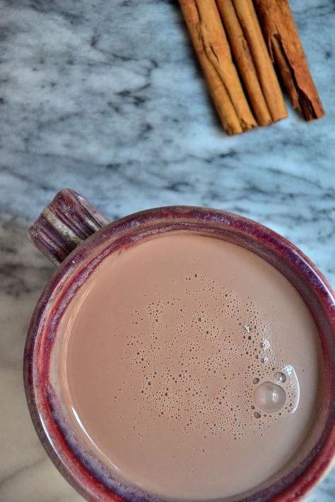 'Creamy' Almond Milk Hot Chocolate via @thehealthyapple Almond Milk Hot Chocolate, Healthy Hot Chocolate, Cup Of Hot Chocolate, Healthy Apple, Chocolate Caliente, Hot Chocolate Recipes, Healthy Food Choices, Dairy Free Recipes, Almond Milk