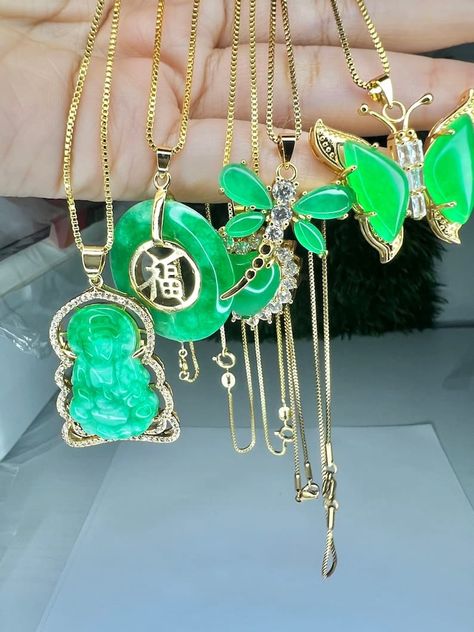 Those that know .... know💋 Water Weave, Afro Jewelry, Xoxo Jewelry, Buddha Pendant Necklace, Dope Jewelry Accessories, Map Necklace, Jewelry Accessories Ideas, Dope Jewelry, Girly Accessories