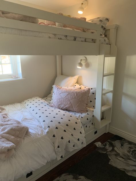 Aesthetic Bunk Bed Ideas, Bunk Bed Aesthetic, Magic Light Trick, Bunk Bed Decor, Shabby Bedroom, Cool Dorm Rooms, Magic Light, Teen Girl Room Decor, Kids Interior Room