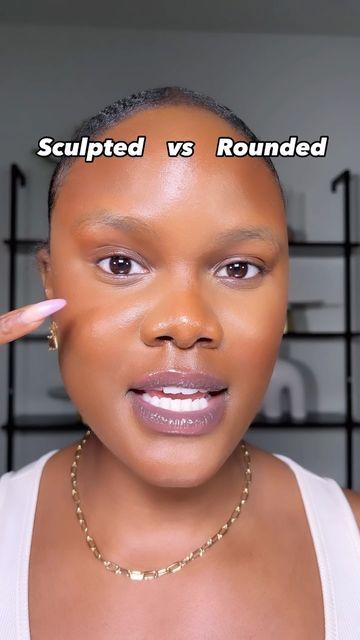 Lisa Joy on Instagram: "Want to contour like a pro but not getting the right results? Let me show you the difference between sculpted and rounded contour techniques 😊✨

#beauty #makeup #contour #howtocontour #contourtutorial #sculptedvsrounded #reels #reelsinstagram" How To Apply Powder Contour, How To Contour A Round Face, Contour Techniques, Contour A Round Face, Makeup Contour, How To Contour, Contour Tutorial, Powder Contour, Diamond Face