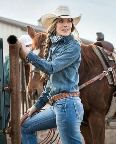 Cowgirl outfits for women ... Mode Country, Cowgirl Outfits For Women, Foto Cowgirl, Cute Cowgirl Outfits, Cowgirl Pictures, Rodeo Girls, Cowgirl Style Outfits, Cowgirl Look, Cowgirl Outfit