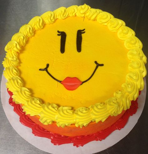 Girly smiley face DQ ice cream cake Emoji Cakes, Dq Ice Cream Cake, Dq Ice Cream, Dq Cake, Dairy Queen Cake, Cookie Cake Designs, Emoji Cake, Easy Cakes, Face Cake