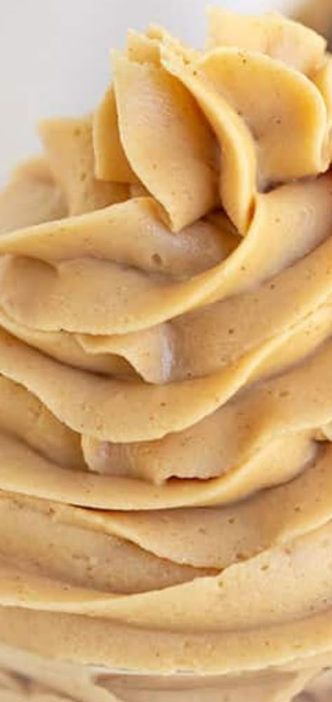 Frosting For Peanut Butter Cookies, Peanut Butter Cream Frosting, Chocolate Peanut Butter Frosting Recipe, Crunchy Peanut Butter Frosting, Peanut Butter Cake Icing, Peanut Butter Royal Icing, Peanut Butter Icing For Cookies, Peanut Butter Ermine Frosting, Peanut Butter Frosting 12 Tomatoes