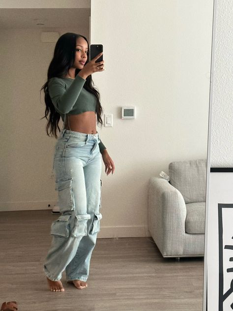 Outfit Ideas Fashion Nova, Blue Fits Streetwear, Fitted Washed Cargo Jeans For Streetwear, Fly Girl Style, Blue Fits Black Women, Cute Everyday Outfits Black Women, Baddie Aesthetic Sza, Sza Inspired Outifts, Simple Fits