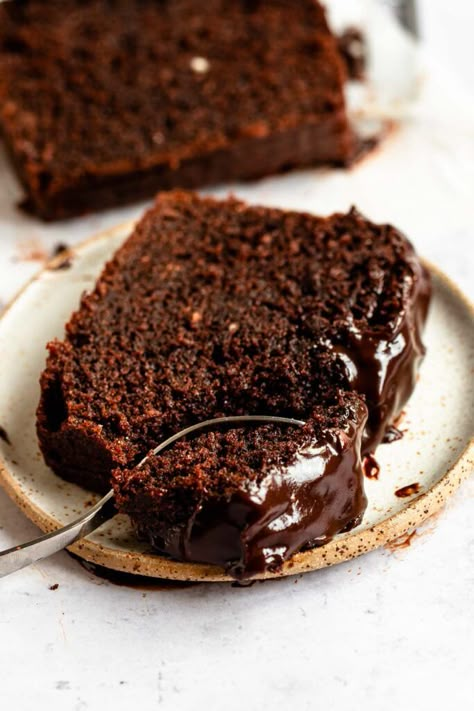 Best Ever Chocolate Cake, Small Chocolate Cake, Chocolate Pound Cake, Cake Mug, Sour Cream Pound Cake, Sour Cream Recipes, Chocolate Banana Bread, Cake Tasting, Banana Cake