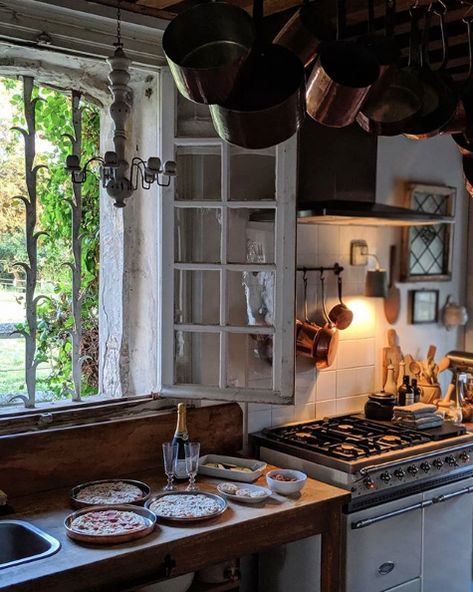 Beloved Summer, Cottage Aesthetic, Into The West, Cottage Interior, Evening Light, Cottage Kitchens, Old Cottage, Dream Cottage, 10 Pm