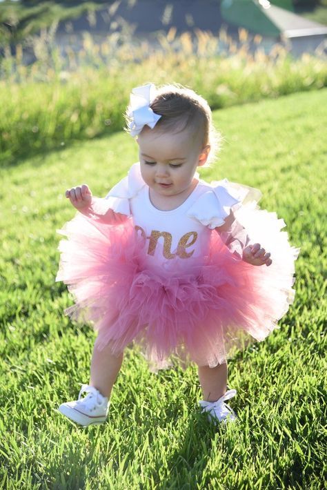 First Birthday Leotard Outfit - Gold One with Dusty Rose Tutu First Birthday Tutu Outfit, Boy Birthday Pictures, Leotard Outfit, 6 Month Baby Picture Ideas, Deco Ballon, First Birthday Tutu, 1st Birthday Photoshoot, Diy Tutu