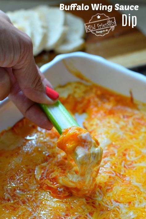 Warm Cheese Dip, Buffalo Wing Sauce Recipe, Cheese Sauce For Chicken, Crowd Finger Foods, Best Cheese Sauce, Buffalo Wings Sauce Recipe, Wing Sauce Recipe, Party Appetizers For A Crowd, Wing Dip