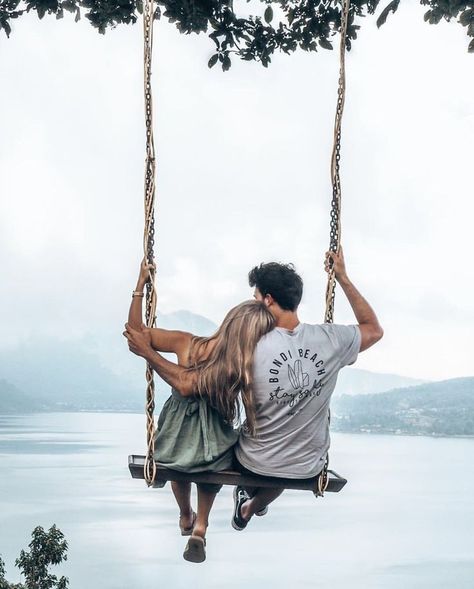 Who would have thought that a couple of ropes tied between some coconut trees could be so much fun? Photoshoot Ideas For Boyfriend, Bali Swing, Bali Travel Photography, Couple Travel Photos, Thailand Pictures, Thailand Honeymoon, Bali Honeymoon, Travel Pose, Bali Vacation