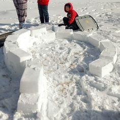 Build An Igloo, Igloo Building, Igloo House, Snow Fort, Snow Drop, Snow Activities, Snow Sculptures, Down Town, Snow Fun