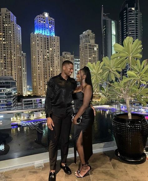 Couple Dinner Outfit Night, Couple Night Out Outfit, Black Couple Date Night Outfits Classy, Fancy Date Night Outfit Couple, Couples Classy Outfits, Date Night Outfit Couple Black, Matching Couple Outfits Classy, Black Couple Outfits Matching Classy, Cute Couple Date Pictures