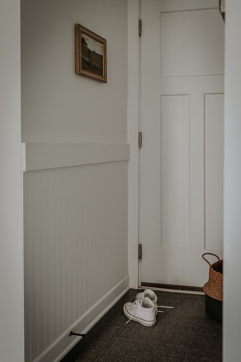 How to Install Beadboard Paneling from Start to finish - DecorHint How To Install Beadboard Walls, Beadboard Entryway, Beadboard Diy, Beadboard Half Wall, Beadboard Accent Wall, Beadboard Ideas, Beadboard Trim, Painted Beadboard, How To Install Beadboard