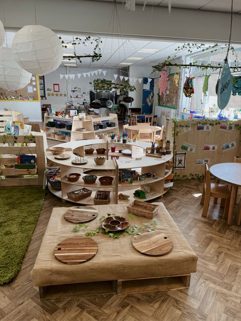 Natural Theme Nursery, Reggio Inspired Nursery, Baby Room Garden Ideas Eyfs, Eyfs Nursery Classroom, Loose Parts Station, Outdoor Playdough, Natural Eyfs Environment, Play Dough Area Eyfs, Playdough Area Eyfs