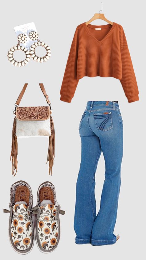 Thanksgiving Outfit Country, Mom Western Outfit, Western Aesthetic Fashion, Fall Fashion Western, Cute Fall Outfits Western, Livestock Showing Outfits, Christmas Western Outfits Women, Comfy Doctor Appointment Outfit, 7s Jeans Outfit Western