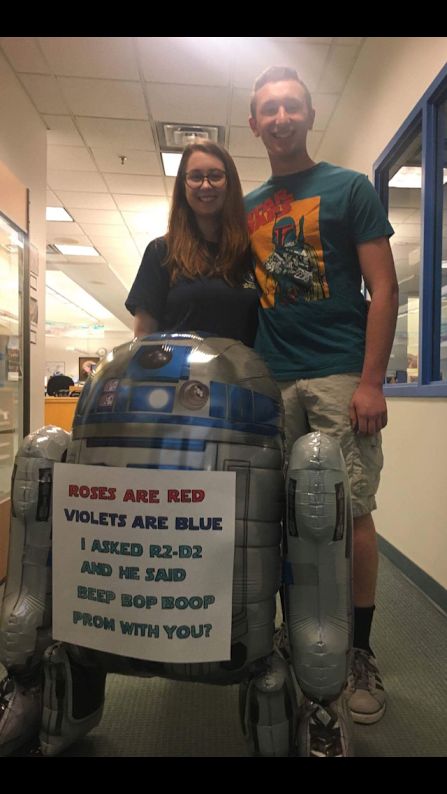 Star Wars Homecoming Proposal, Promposal Ideas Star Wars, Star Wars Promposal Ideas, Star Wars Prom, Star Wars Hoco Proposal, Starwars Promposal Ideas, Star Wars Promposal, Star Wars Asking To Dance, School Dance Ideas