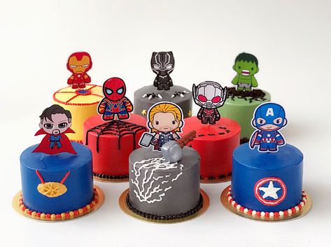 Superhero Treats, Avengers Cake Topper, Spiderman Cake Topper, Avengers Theme, Marvel Cake, Superhero Birthday Cake, Baby Avengers, Mini Torte, Avenger Birthday Party