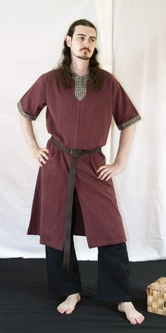 trajes medievales | Traje medieval completo de verano 2 Medieval Dress Pattern, Medieval Tunic, Medieval Party, Costume Armour, Medieval Festival, Tunic Sewing Patterns, Viking Clothing, Medieval Costume, Medieval Clothing