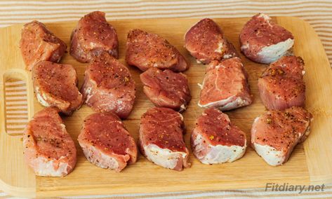 Pork Tenderloin Medallions – easy and healthy dinner Oven Baked Pork Tenderloin, Pork Medallion Recipes, Pork Tenderloin Medallions, Easy Pork Tenderloin, Baked Pork Tenderloin, Quick Delicious Dinner, Cooking Pork Tenderloin, Pork Roast In Oven, Pork Medallions