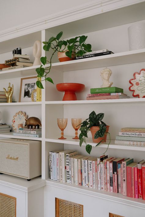 Bright Shelf Decor, Minimalist Home With Pops Of Color, Shelf Decor Living Room Colorful, Colorful Shelf Styling, Living Room Decor Books, Cool Shelf Decor, Book Shelf Aesthetic Living Room, Subtle Maximalist Decor, Built In Bookcase Decor