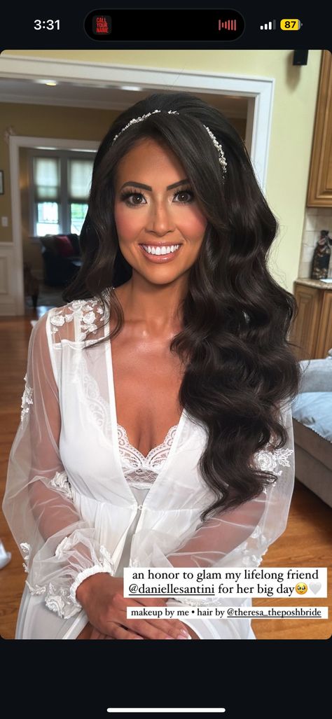 Bridal Hair Volume, Big Volume Bridal Hair, Big Volume Curls Wedding, Volume Wedding Hair, Big Bouncy Curls Wedding, Big Bouncy Curls Long Hair Wedding, Voluminous Blowout Big Curls, Volume Curls, Hair Volume