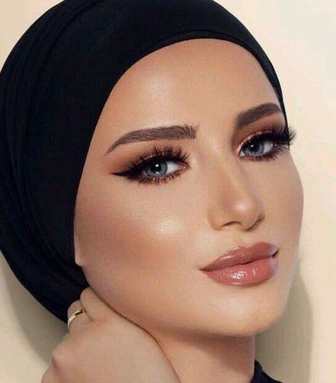 Makeup Arab, Middle Eastern Makeup, Hijab Makeup, Classy Makeup, Arabic Makeup, Glam Wedding Makeup, Matrimonial Services, Bold Makeup Looks, Like Share Subscribe