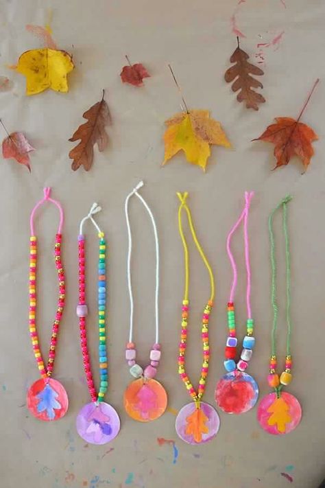 Thanksgiving Arts And Crafts, Thanksgiving Crafts For Toddlers, Thanksgiving Preschool, Thanksgiving Art, Easy Arts And Crafts, Art Bar, Autumn Crafts, Thanksgiving Kids, Camping Art