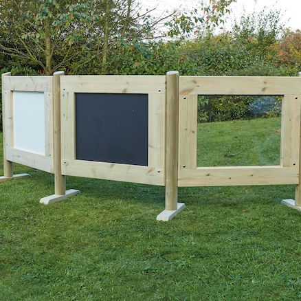 Eyfs Outdoor Art Area, Outdoor Painting Area Eyfs, Outdoor Area Ks1, Outdoor Art Space, Outdoor Art Easel, Outdoor Classroom Ideas, Outdoor Easel For Kids, Interactive Children’s Garden, Eyfs Outdoor