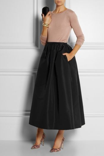 RED VALENTINO Taffeta maxi skirt Taffeta Skirt Outfit, Black Taffeta Skirt, Maxi Skirt Fashion, Boho Fashion Over 40, Black Flare Skirt, Taffeta Skirt, Formal Evening Wear, Dark Dress, Evening Skirts