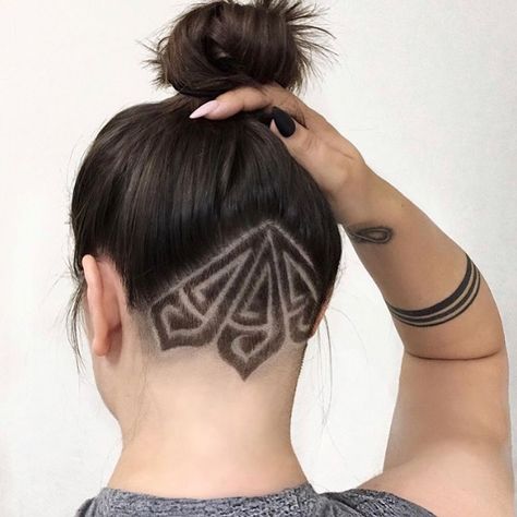 Low Undercut, Undercut Bob Haircut, Undercut Hair Designs, Undercut Hairstyles Women, Undercut Designs, Undercut Long Hair, Undercut Styles, Half Shaved Hair, Shaved Hair Designs