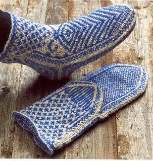 Twined Knitting, Traditional Socks, Sock Slippers, Brioche Stitch, Street Corner, Boot Toppers, Knitted Booties, Knitted Socks, Knitted Wit