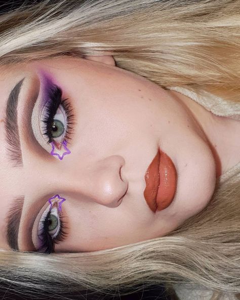 Star Inner Corner Makeup, Star Inner Corner, Inner Corner Makeup, Star Eyeshadow, Dope Makeup, Concert Looks, Makeup Style, Eye Makeup Art, Cosplay Makeup