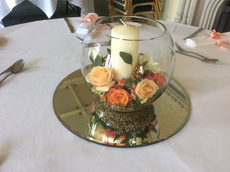 Fish Bowl Flower Arrangements, Fishbowl Centerpiece, Small Flower Arrangements, Wedding Anniversary Decorations, Elegant Birthday Party, Hypericum Berries, Rose Centerpieces, Red And Pink Roses, Creative Flower Arrangements